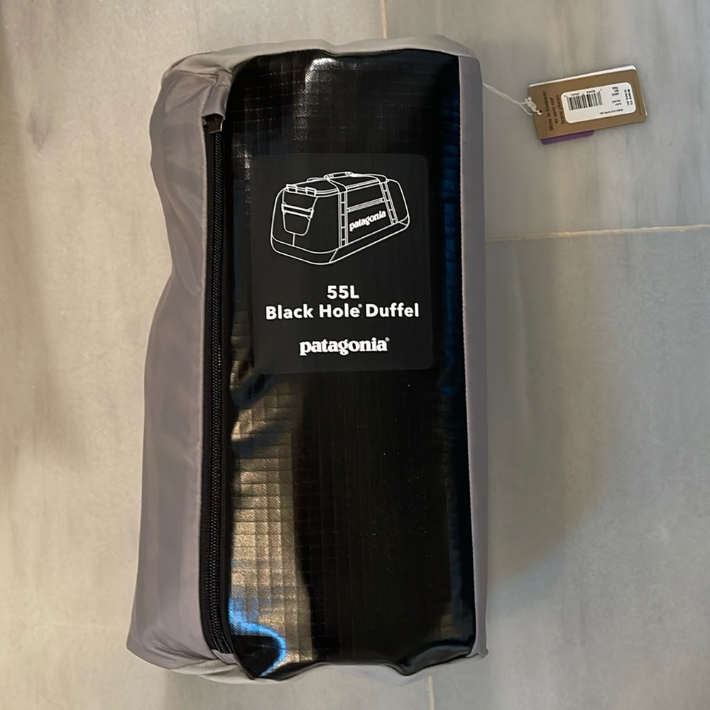 NWT Patagonia black whole duffle